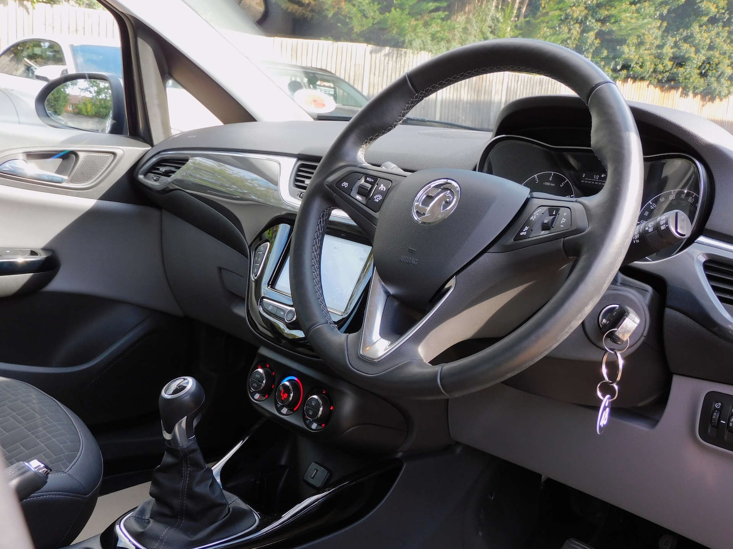 Used Vauxhall Corsa 2017 for sale - 76105292: Photo 4