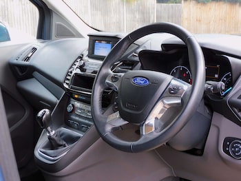 Used Ford Tourneo Connect 2020 for sale - 76345004: Photo