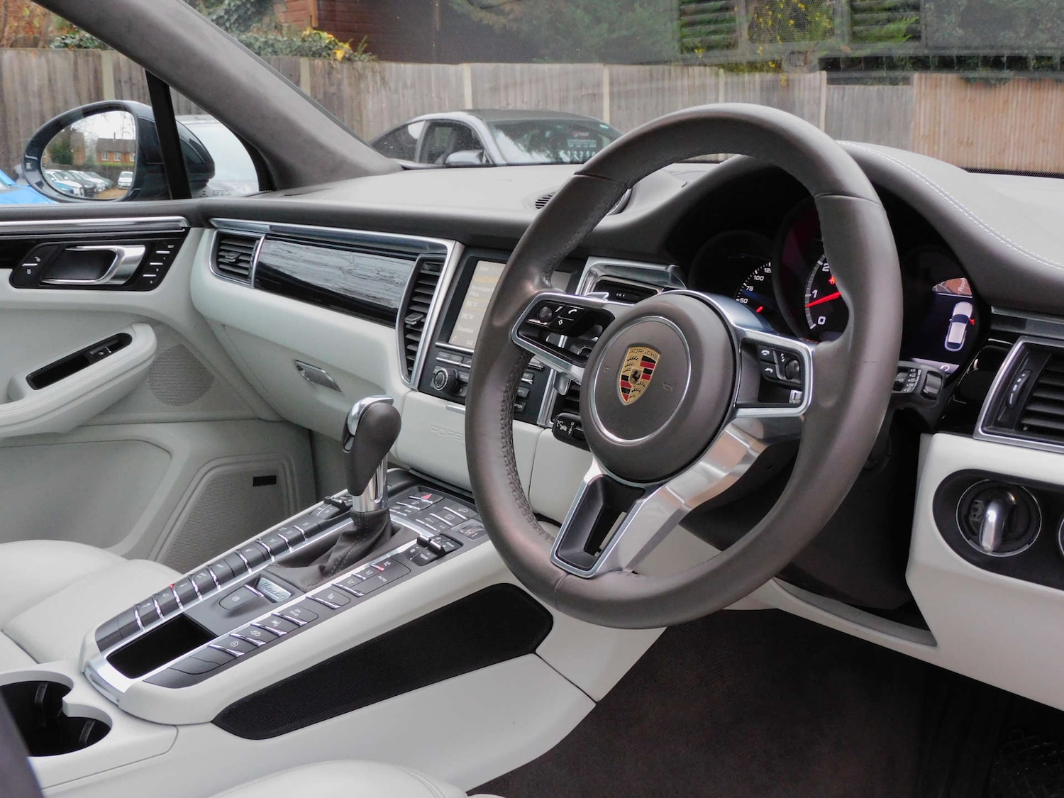 Used Porsche Macan 2015 for sale - 77022410: Photo 19