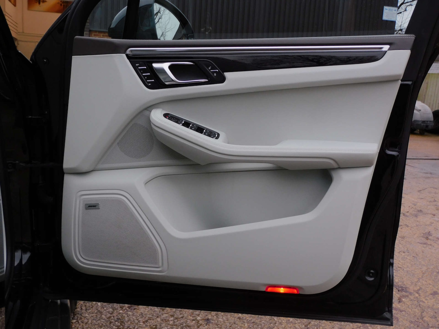 Used Porsche Macan 2015 for sale - 77022410: Photo 27