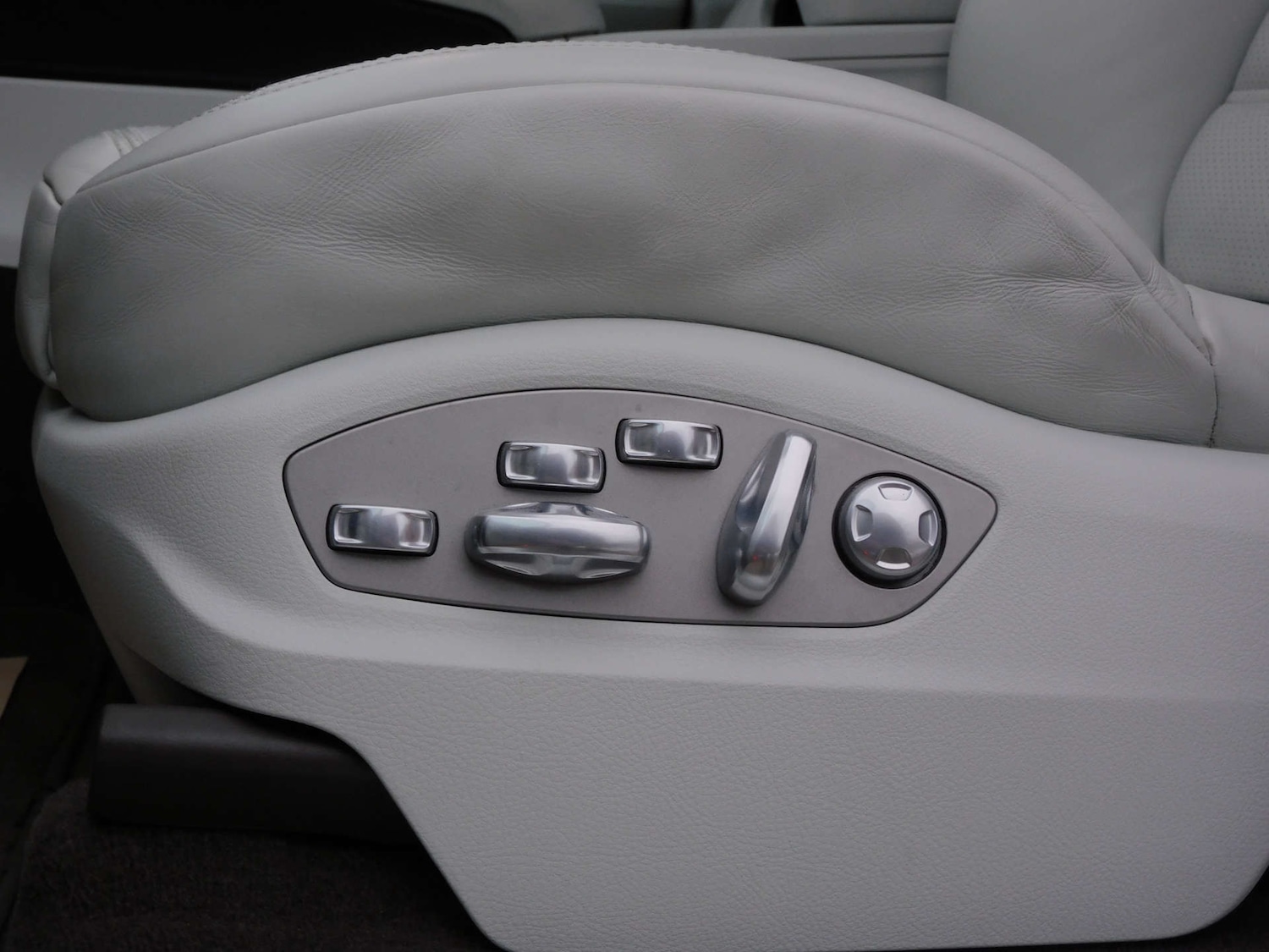 Used Porsche Macan 2015 for sale - 77022410: Photo 36