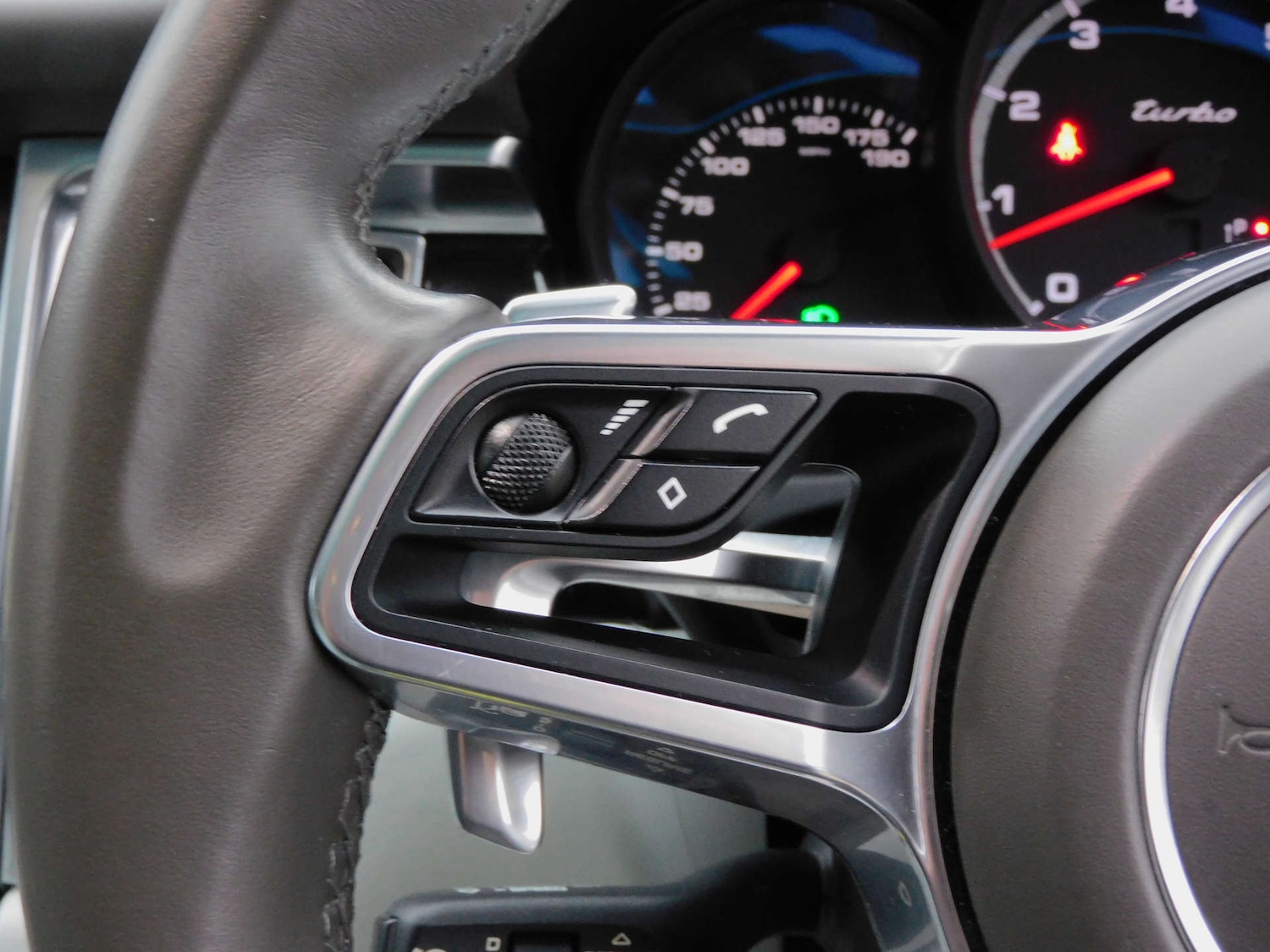 Used Porsche Macan 2015 for sale - 77022410: Photo 46