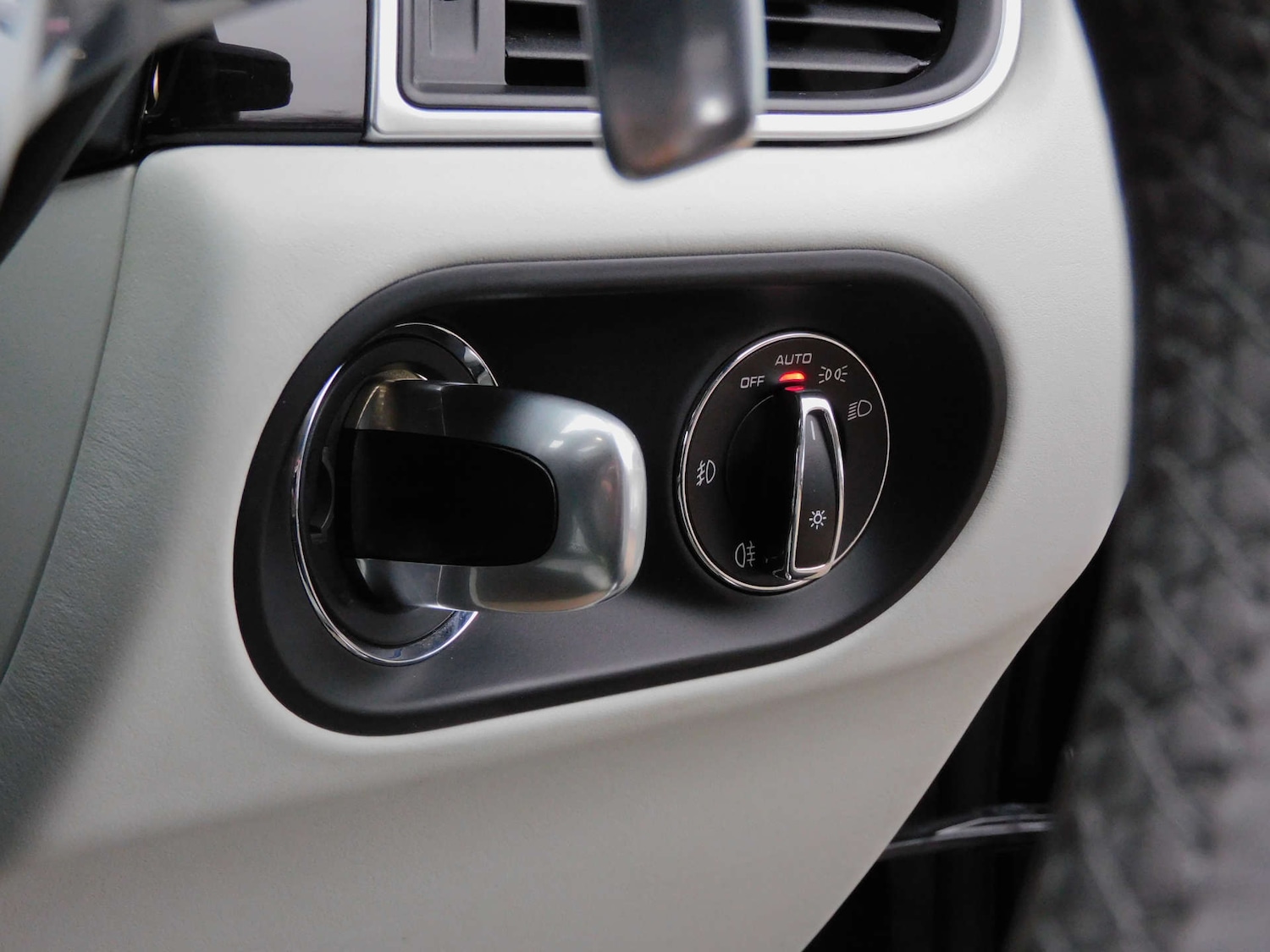 Used Porsche Macan 2015 for sale - 77022410: Photo 58