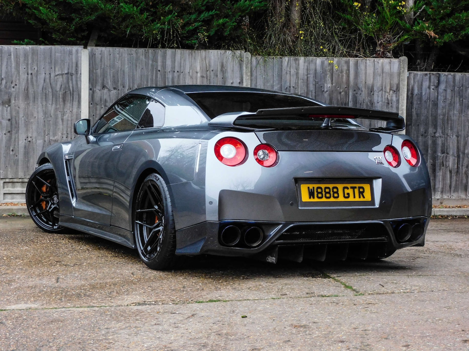 Used Nissan GT-R 2009 for sale - 76973891: Photo 2