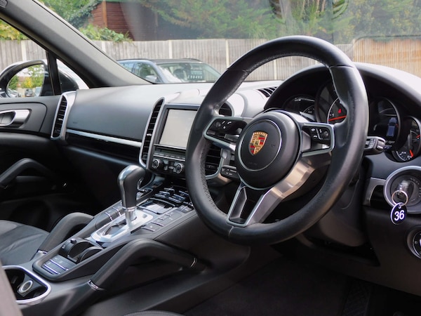 Used Porsche Cayenne 2014 for sale - 76144441: Photo 16