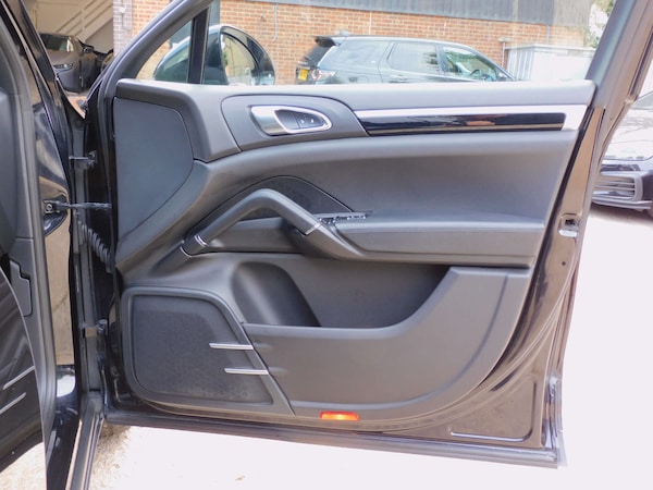 Used Porsche Cayenne 2014 for sale - 76144441: Photo 22