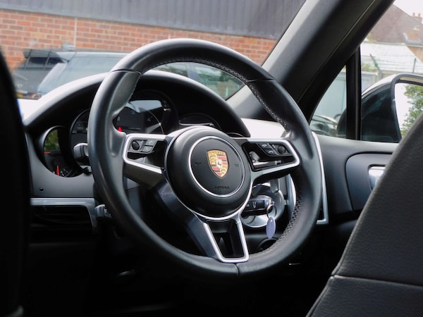Used Porsche Cayenne 2014 for sale - 76144441: Photo 25