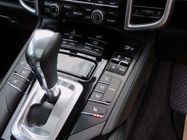 Used Porsche Cayenne 2014 for sale - 76144441: Photo 32