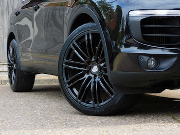 Used Porsche Cayenne 2014 for sale - 76144441: Photo 3