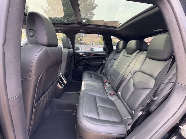 Used Porsche Cayenne 2014 for sale - 76144441: Photo 42