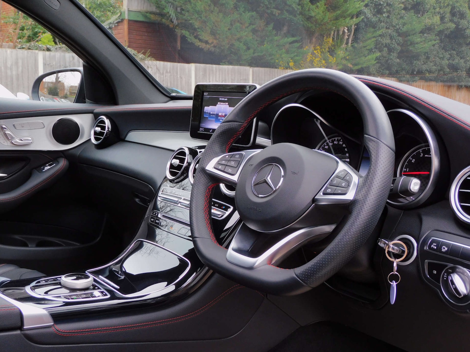 Used Mercedes-Benz GLC 2018 for sale - 77137397: Photo 3