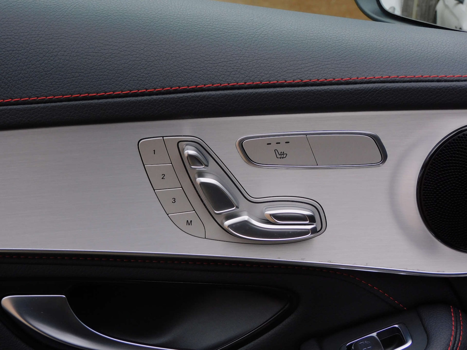 Used Mercedes-Benz GLC 2018 for sale - 77137397: Photo 34