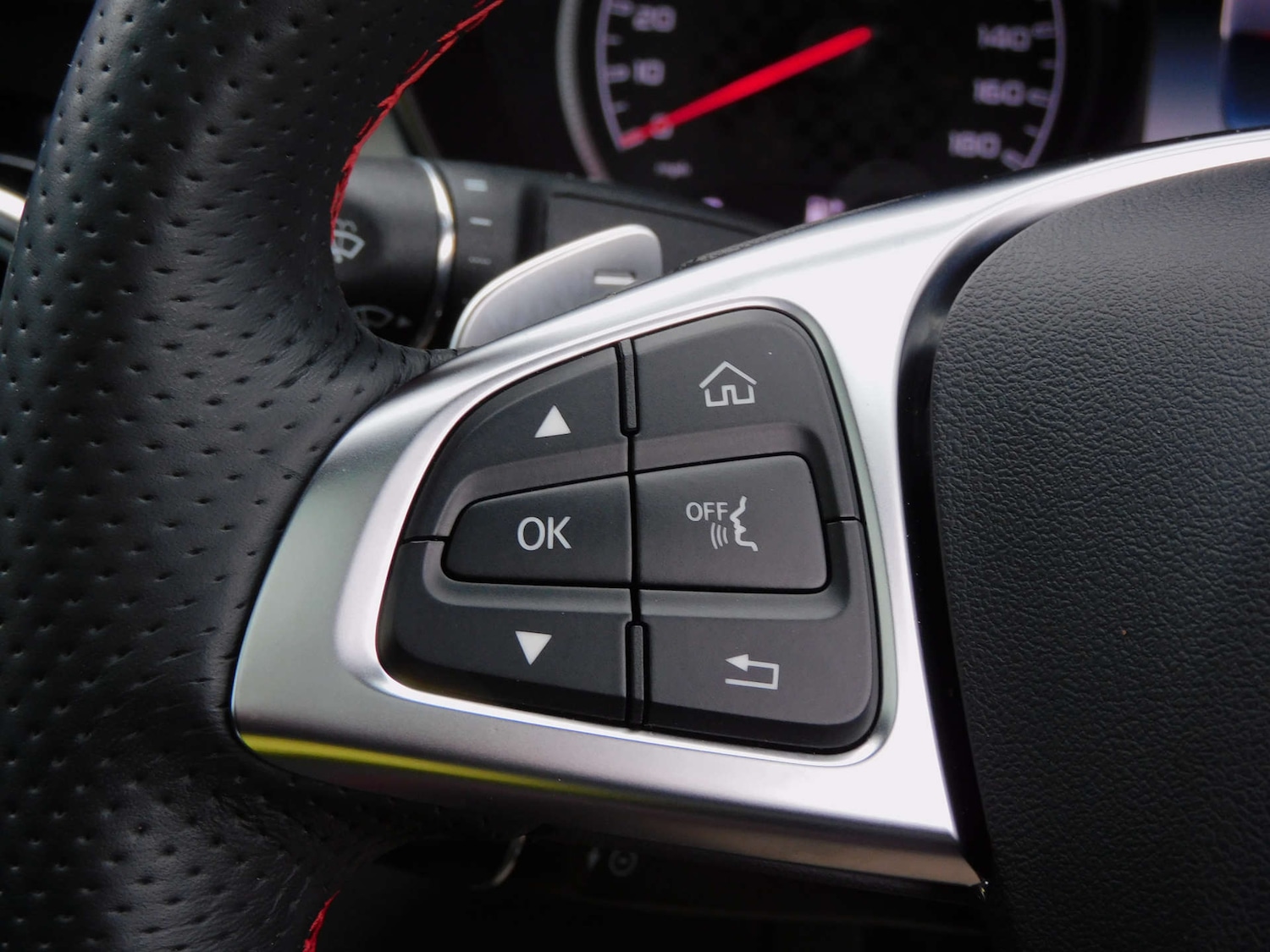 Used Mercedes-Benz GLC 2018 for sale - 77137397: Photo 40