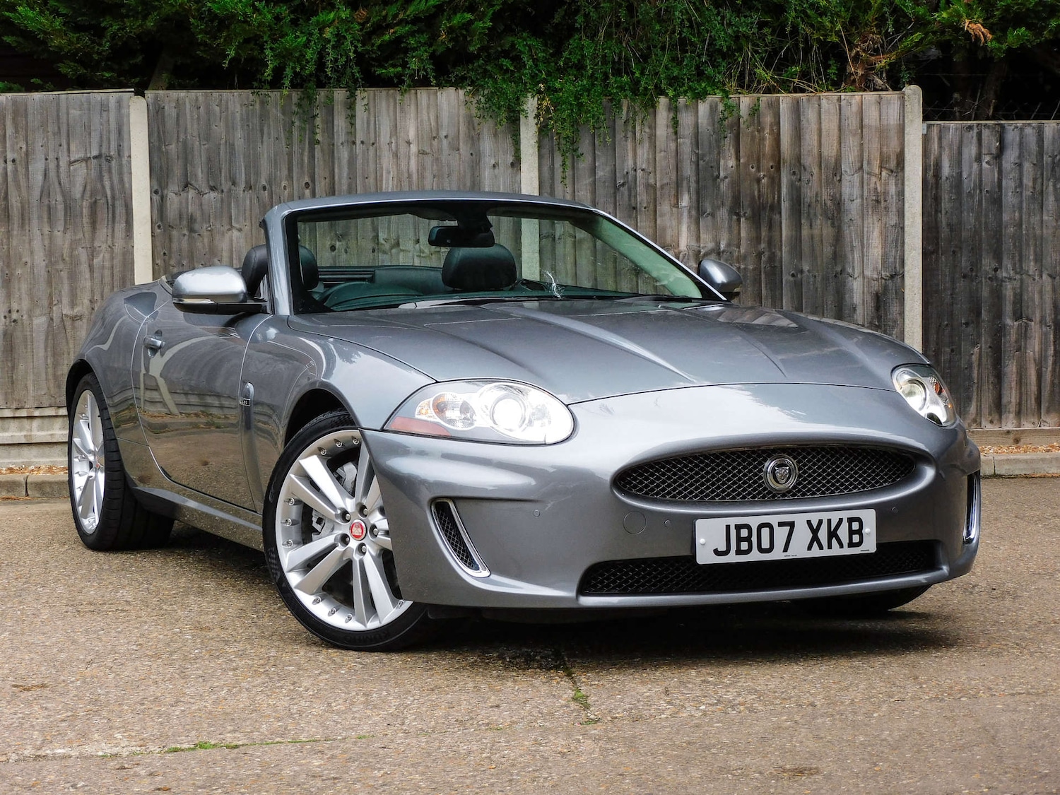 Used Jaguar XK 2010 for sale - 76278667: Photo 1