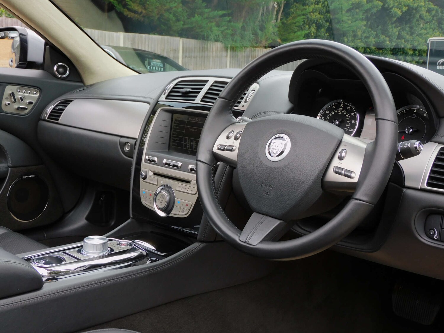 Used Jaguar XK 2010 for sale - 76278667: Photo 18