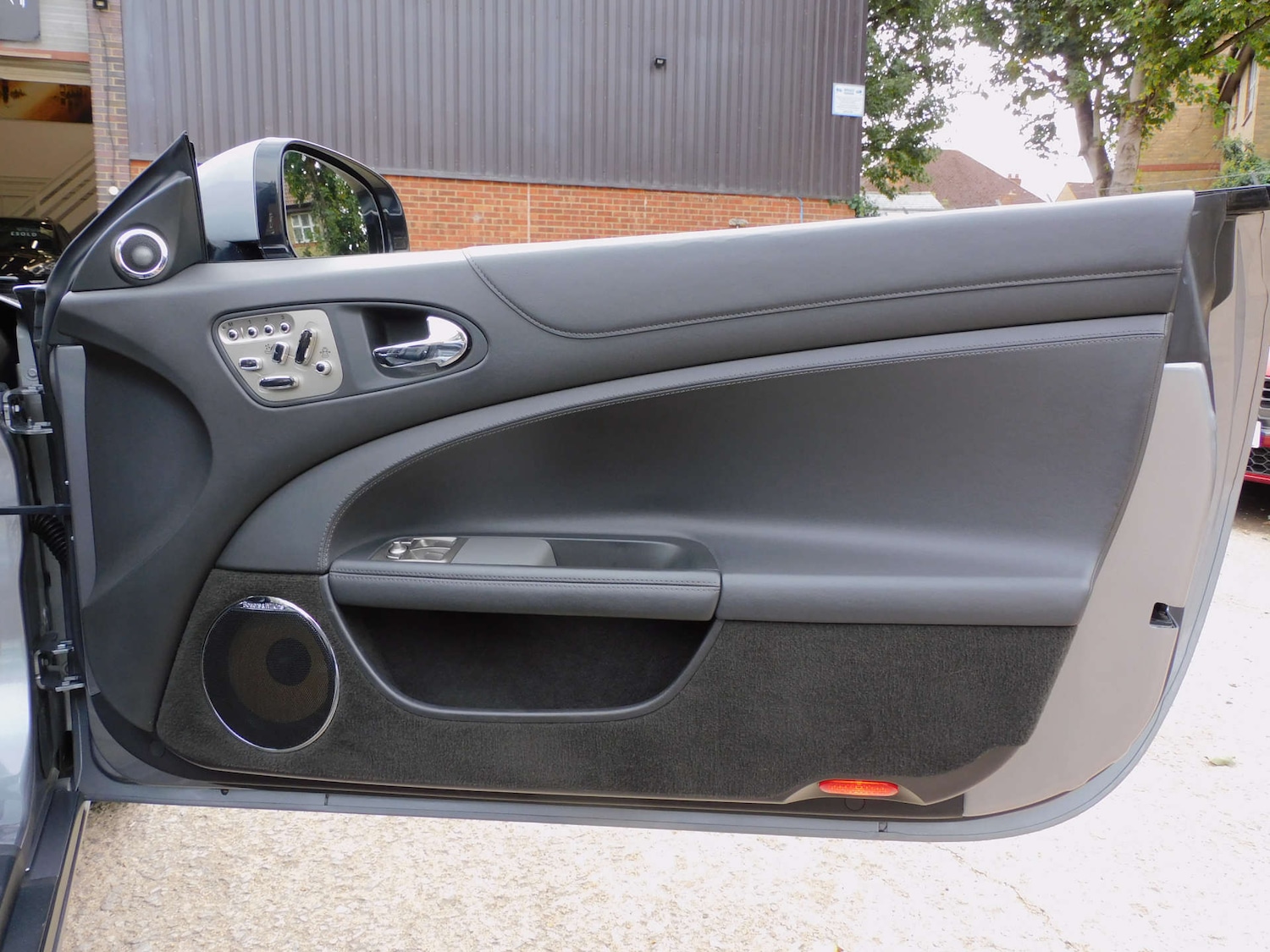 Used Jaguar XK 2010 for sale - 76278667: Photo 23