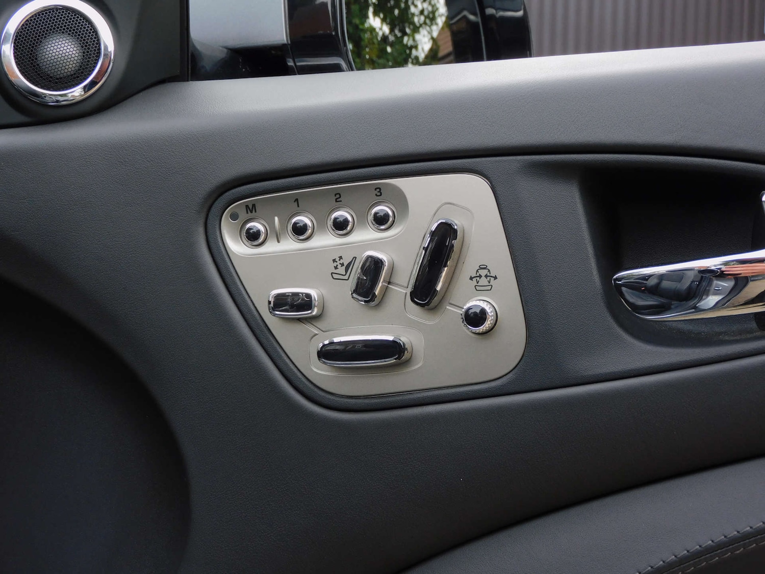Used Jaguar XK 2010 for sale - 76278667: Photo 24