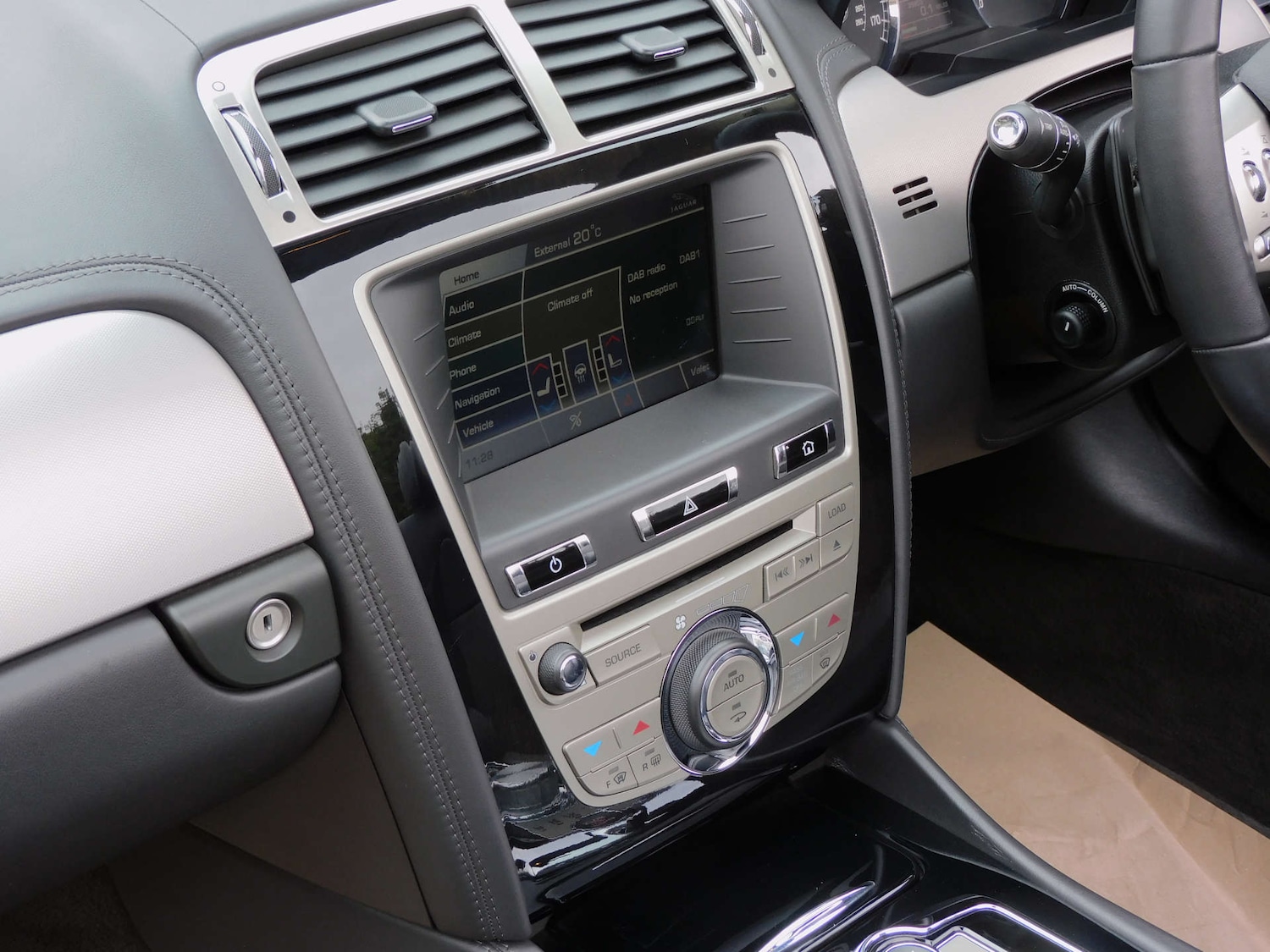 Used Jaguar XK 2010 for sale - 76278667: Photo 30