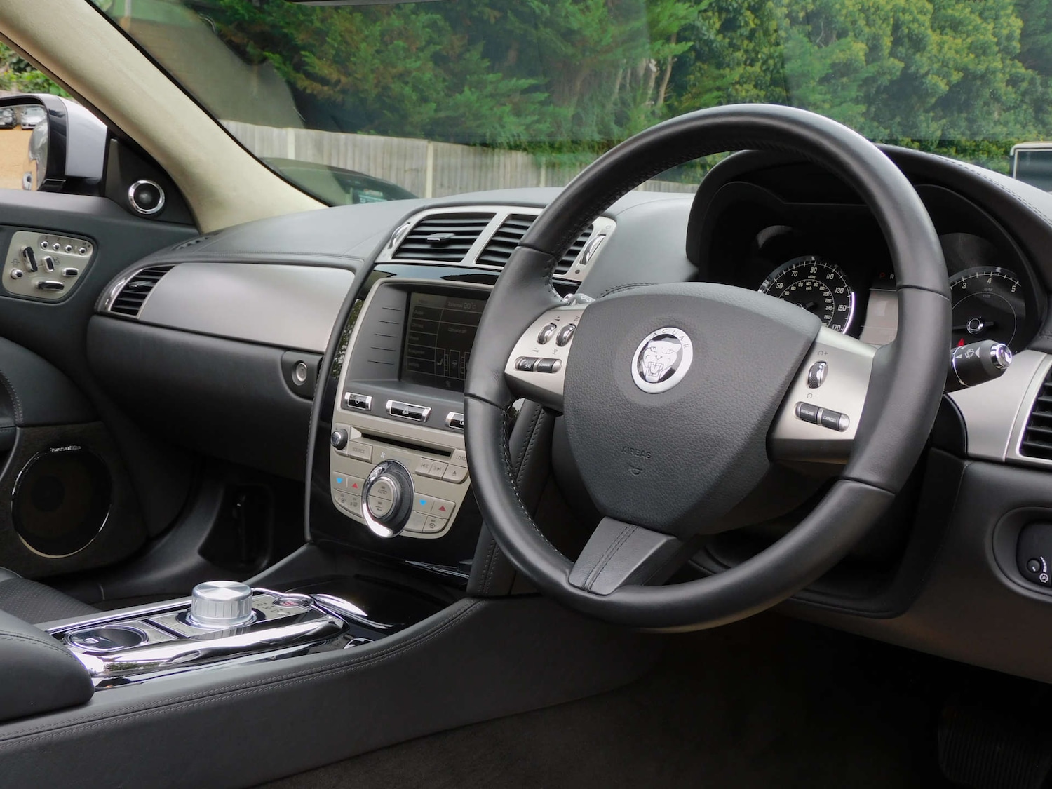 Used Jaguar XK 2010 for sale - 76278667: Photo 4