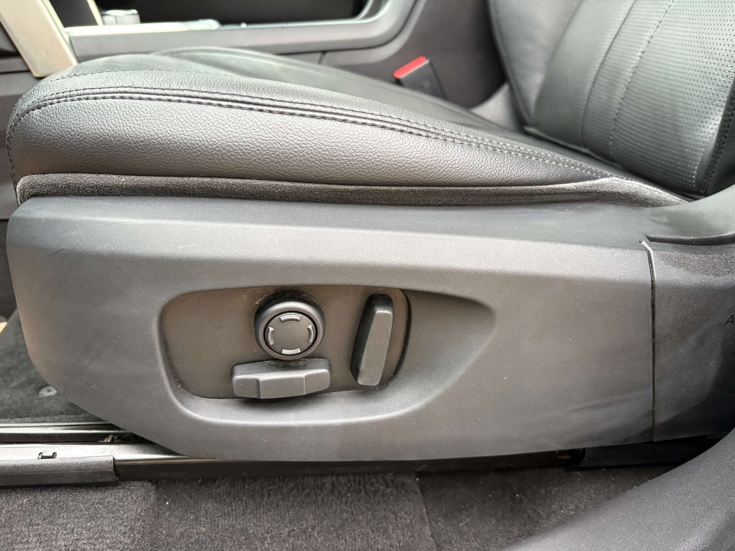 Used Land Rover Discovery Sport 2015 for sale - 77420197: Photo 31