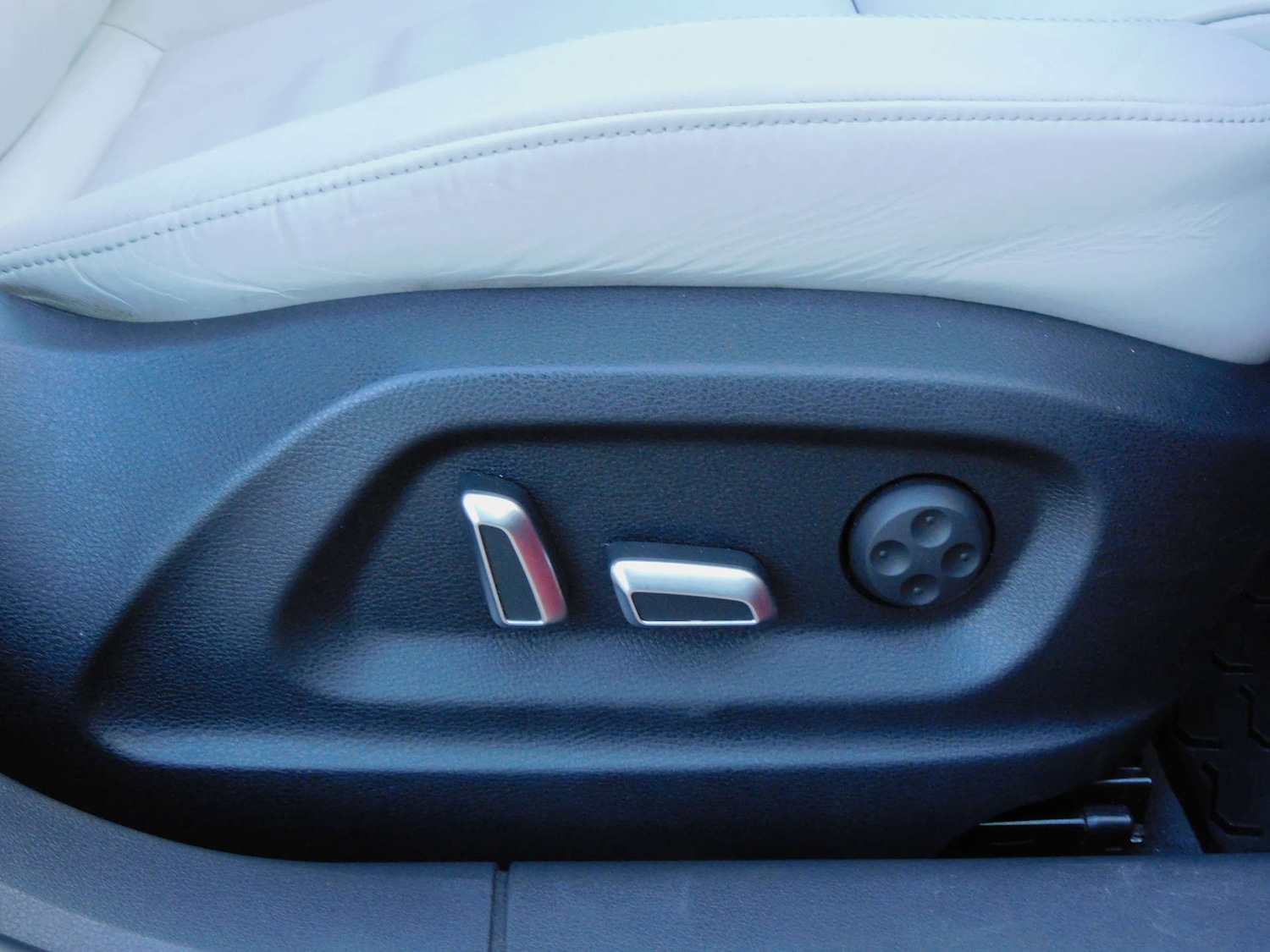 Used Audi RS Q3 2015 for sale - 76614760: Photo 25