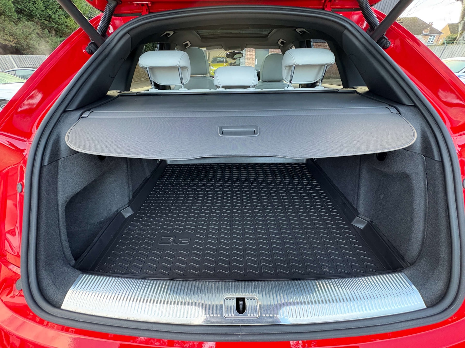 Used Audi RS Q3 2015 for sale - 76614760: Photo 50