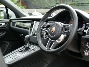 Used Porsche Macan 2017 for sale - 79417998: Photo