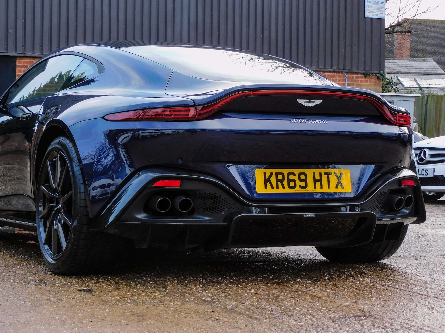 Used Aston Martin Vantage 2019 for sale - 77035669: Photo 13