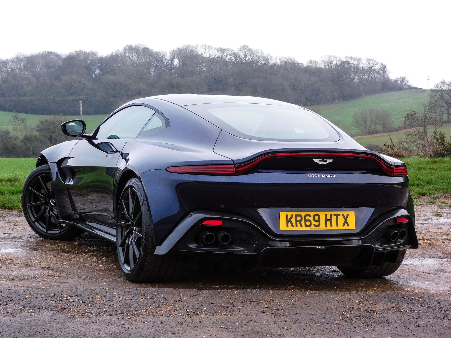 Used Aston Martin Vantage 2019 for sale - 77035669: Photo 2