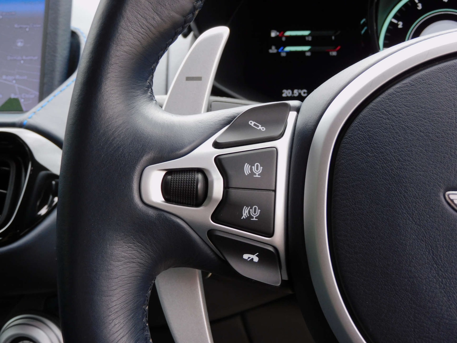 Used Aston Martin Vantage 2019 for sale - 77035669: Photo 40