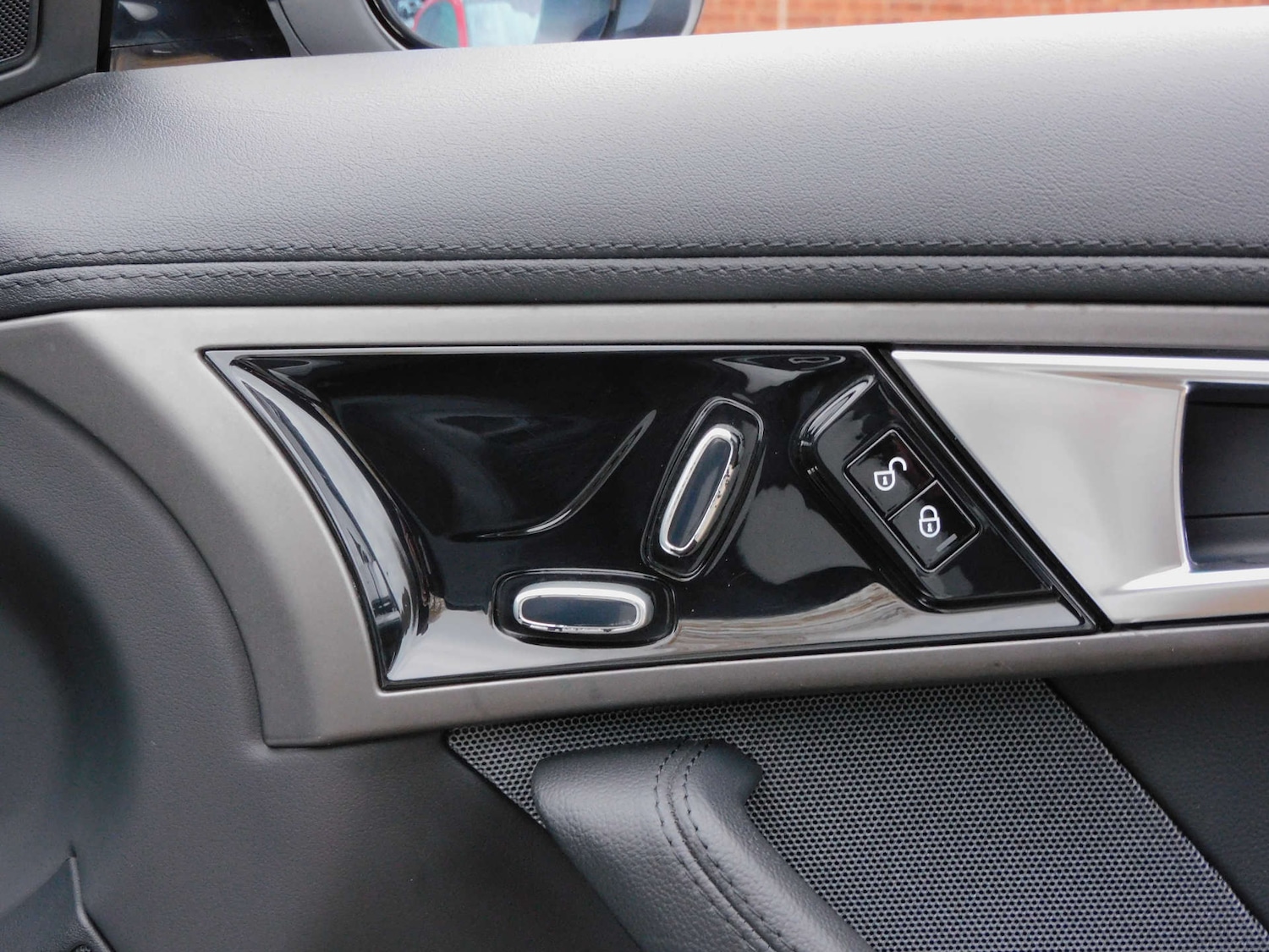 Used Jaguar F-Type 2014 for sale - 76863441: Photo 14