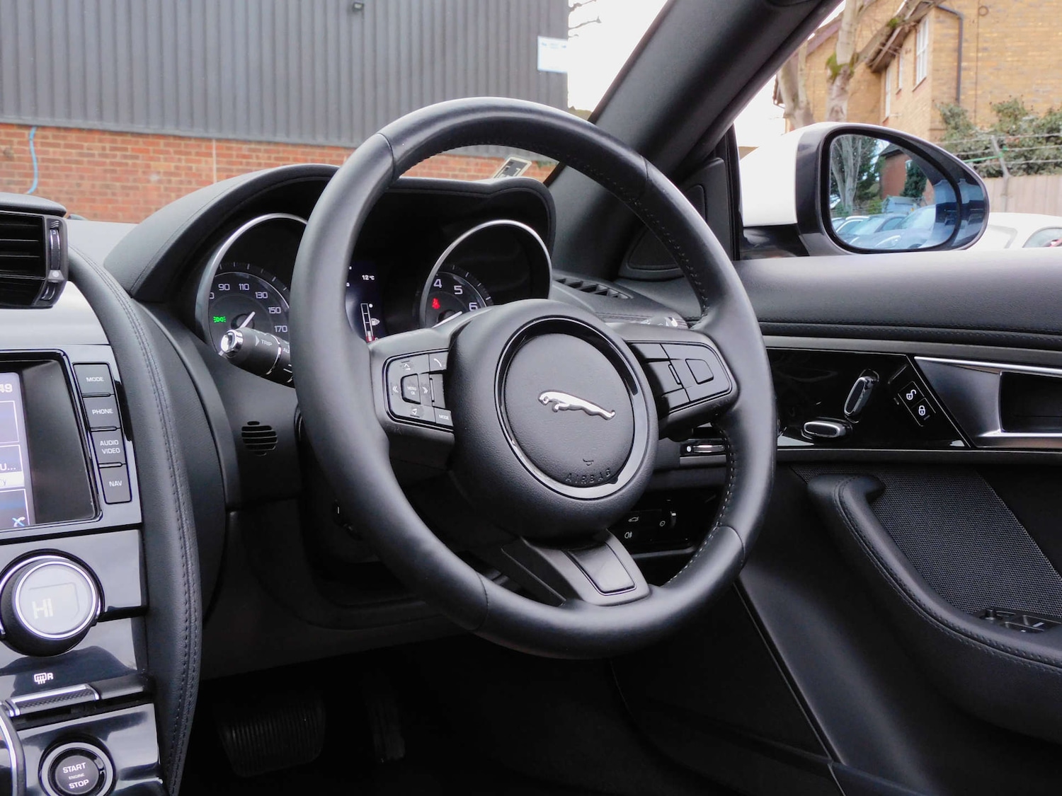 Used Jaguar F-Type 2014 for sale - 76863441: Photo 25