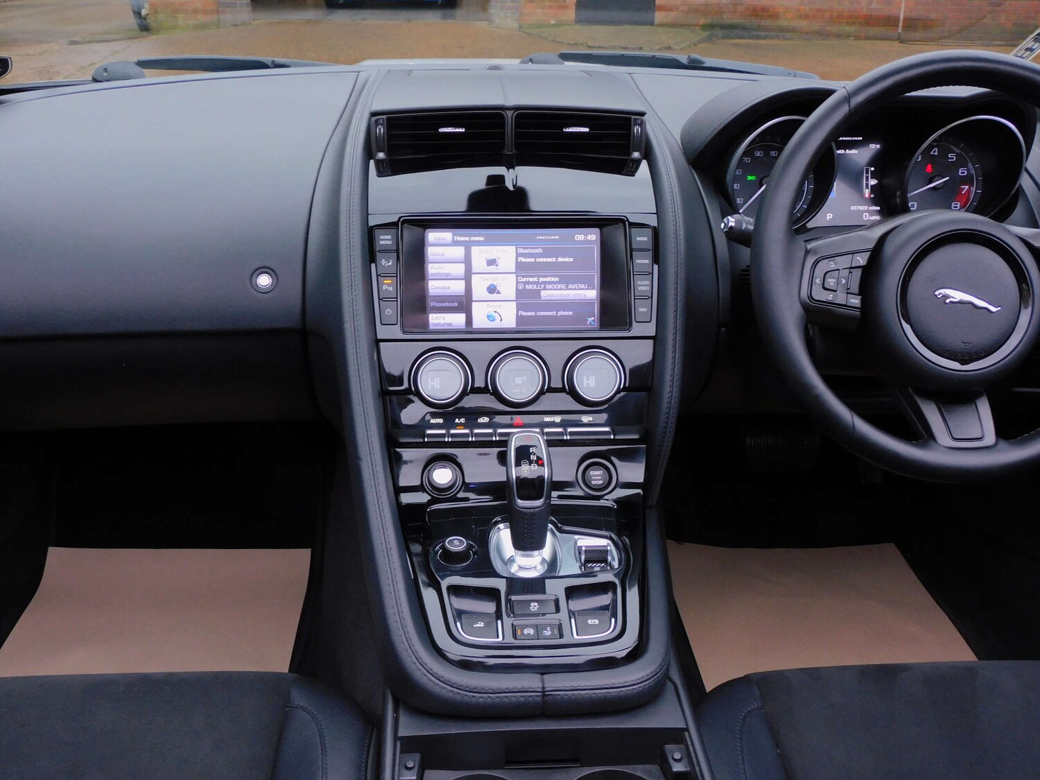 Used Jaguar F-Type 2014 for sale - 76863441: Photo 39