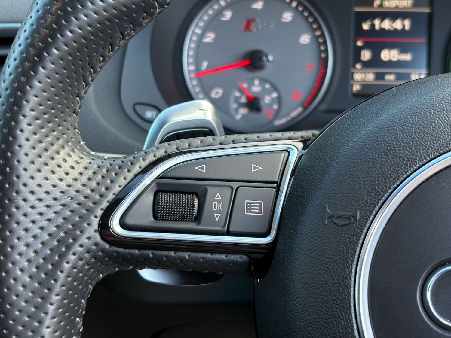 Used Audi RS Q3 2015 for sale - 76629645: Photo 34