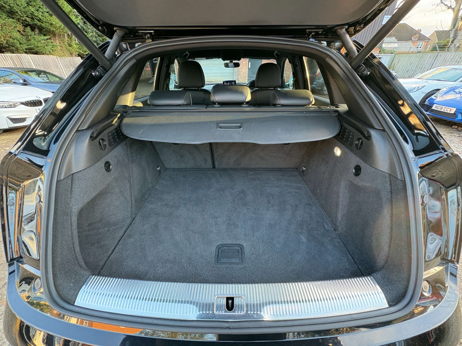 Used Audi RS Q3 2015 for sale - 76629645: Photo 44