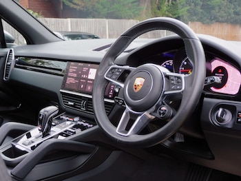 Used Porsche Cayenne 2021 for sale - 76719516: Photo