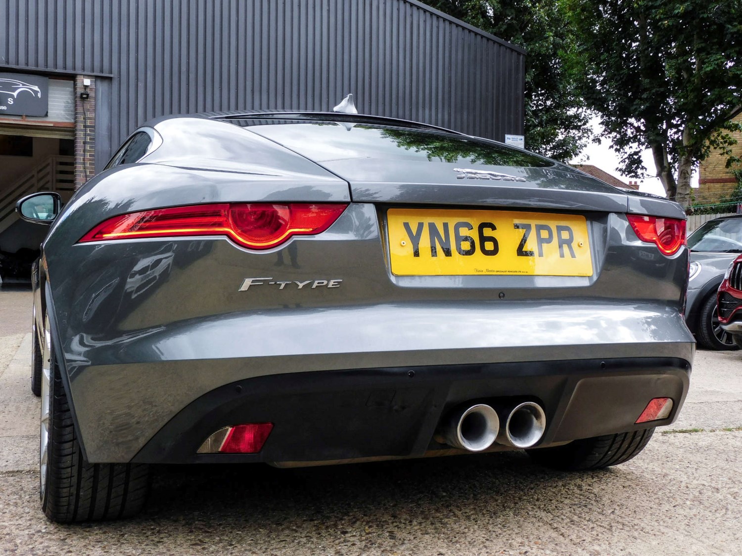 2016 Jaguar F-Type 3.0 F-Type V6 Auto 3dr Coupe Petrol Automatic - Picture 11 of 24