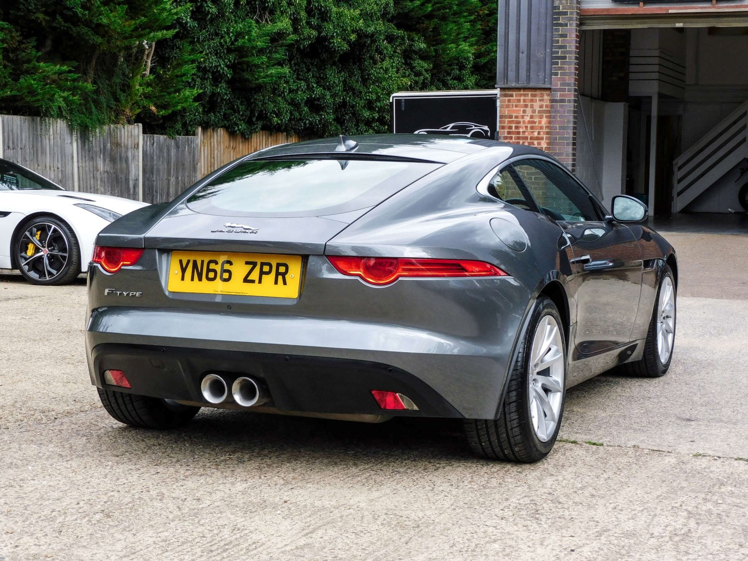 2016 Jaguar F-Type 3.0 F-Type V6 Auto 3dr Coupe Petrol Automatic - Picture 14 of 24