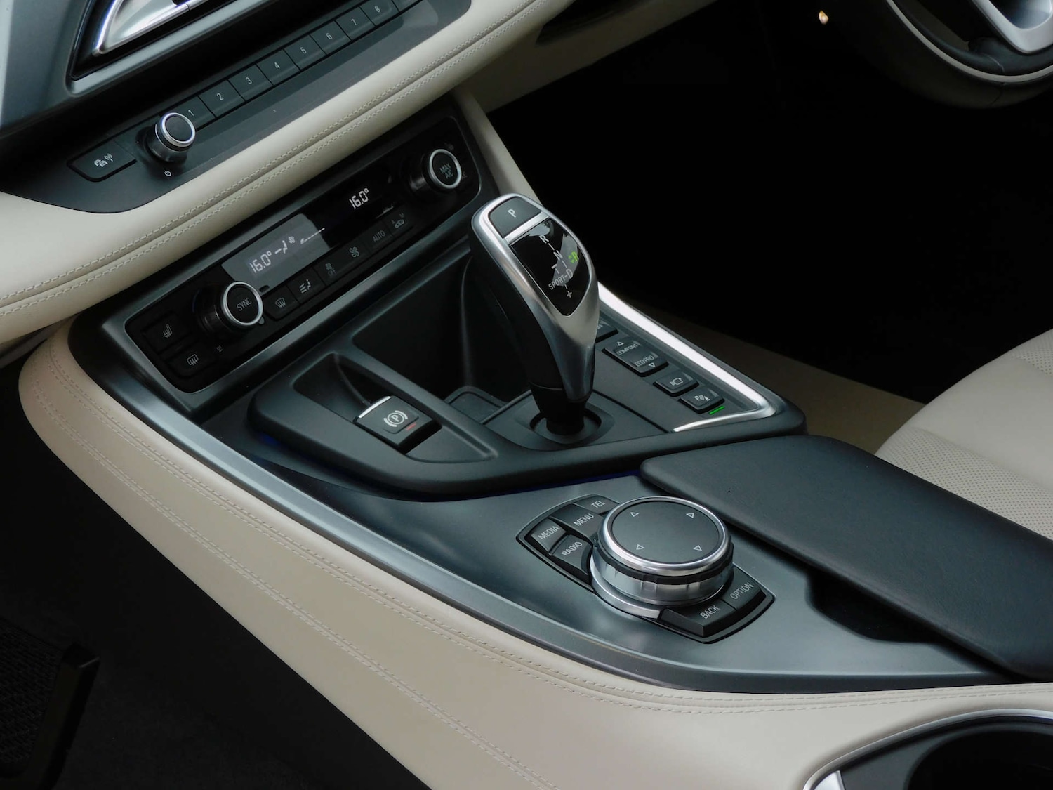 Used BMW i8 2016 for sale - 76278360: Photo 29