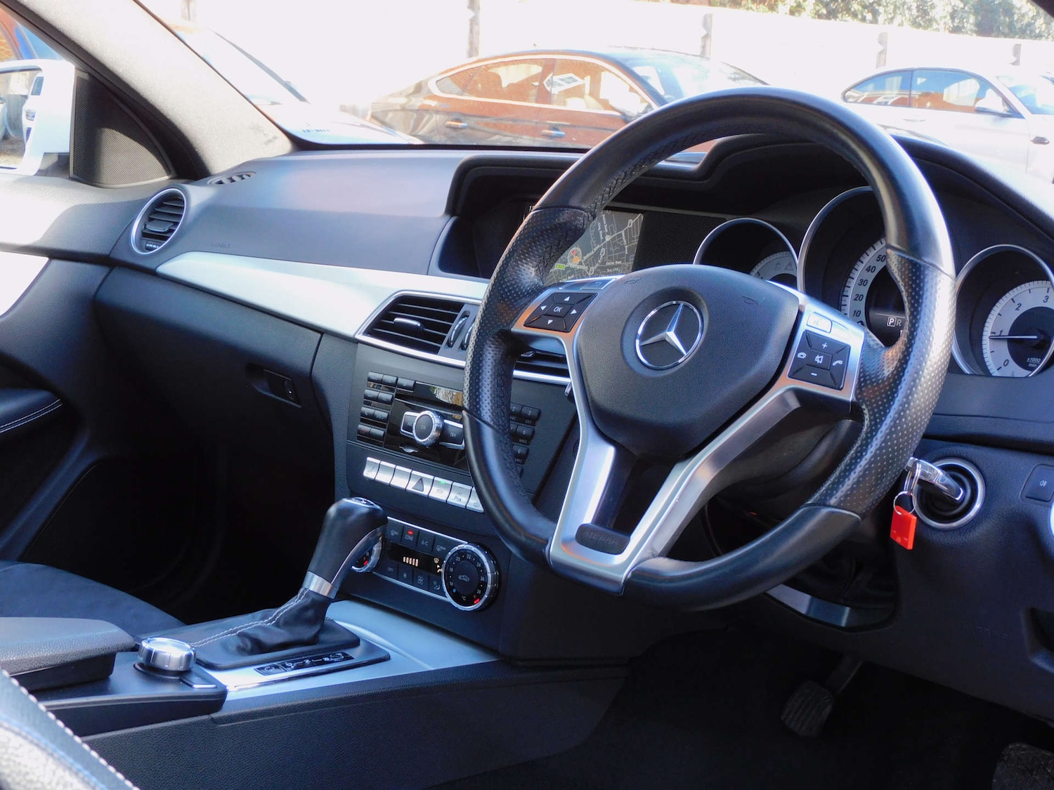 Used Mercedes-Benz C Class 2014 for sale - 77129061: Photo 4