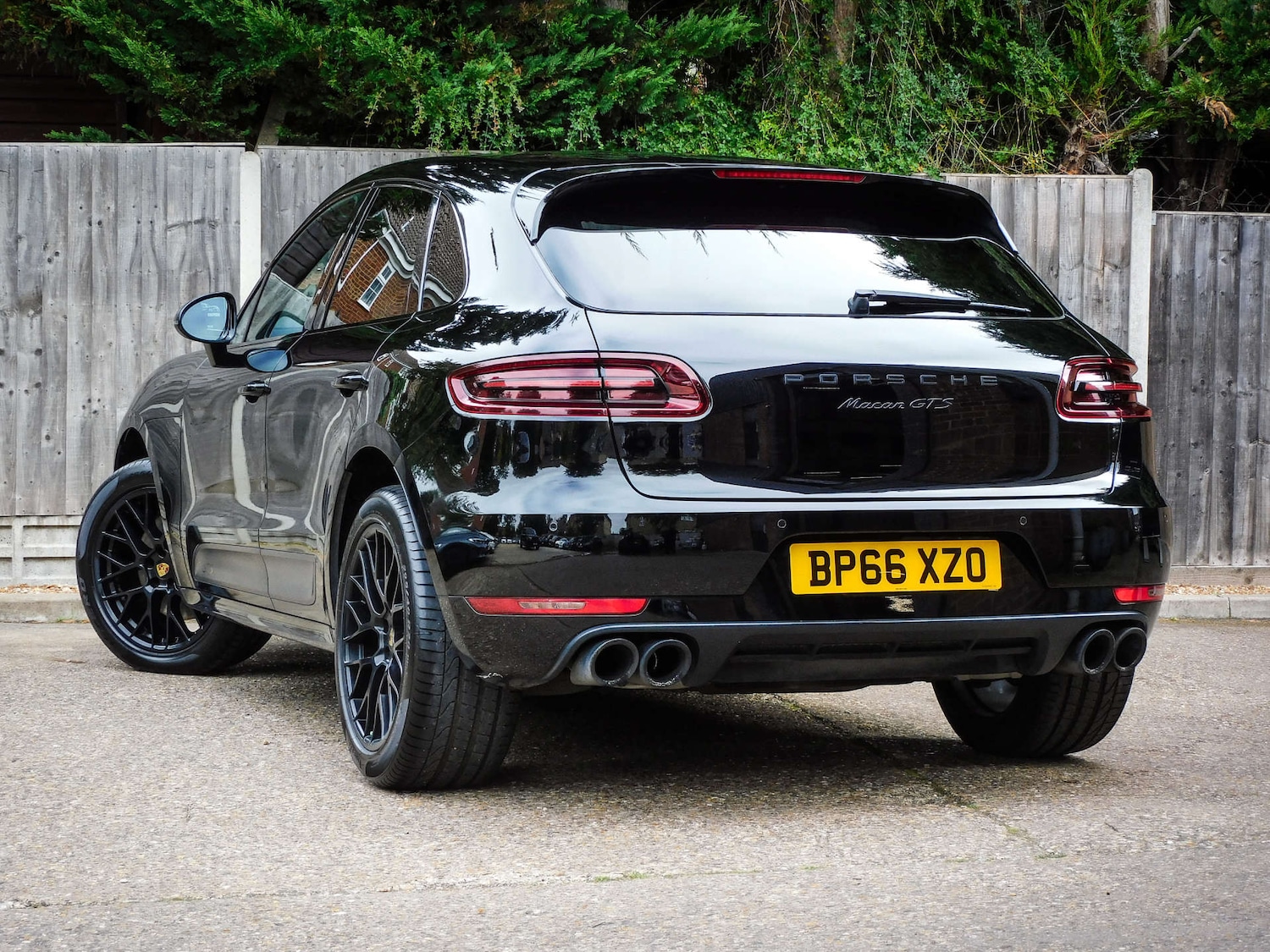 Used Porsche Macan 2016 for sale - 76194670: Photo 2