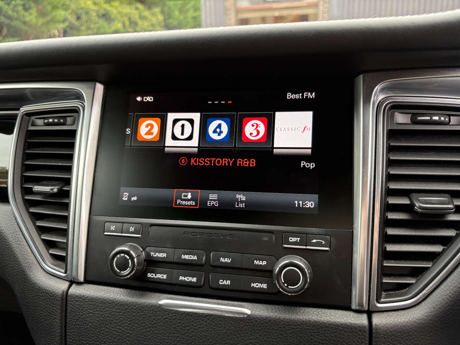 Used Porsche Macan 2016 for sale - 76194670: Photo 37