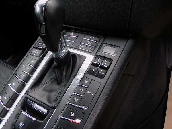 Used Porsche Macan 2016 for sale - 76194670: Photo 40