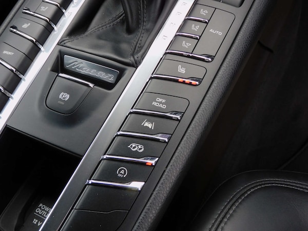 Used Porsche Macan 2016 for sale - 76194670: Photo 41