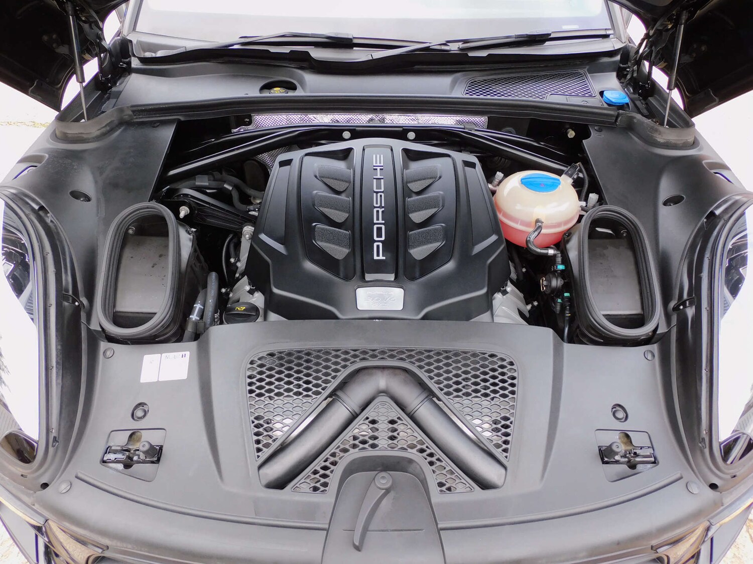 Used Porsche Macan 2016 for sale - 76194670: Photo 56