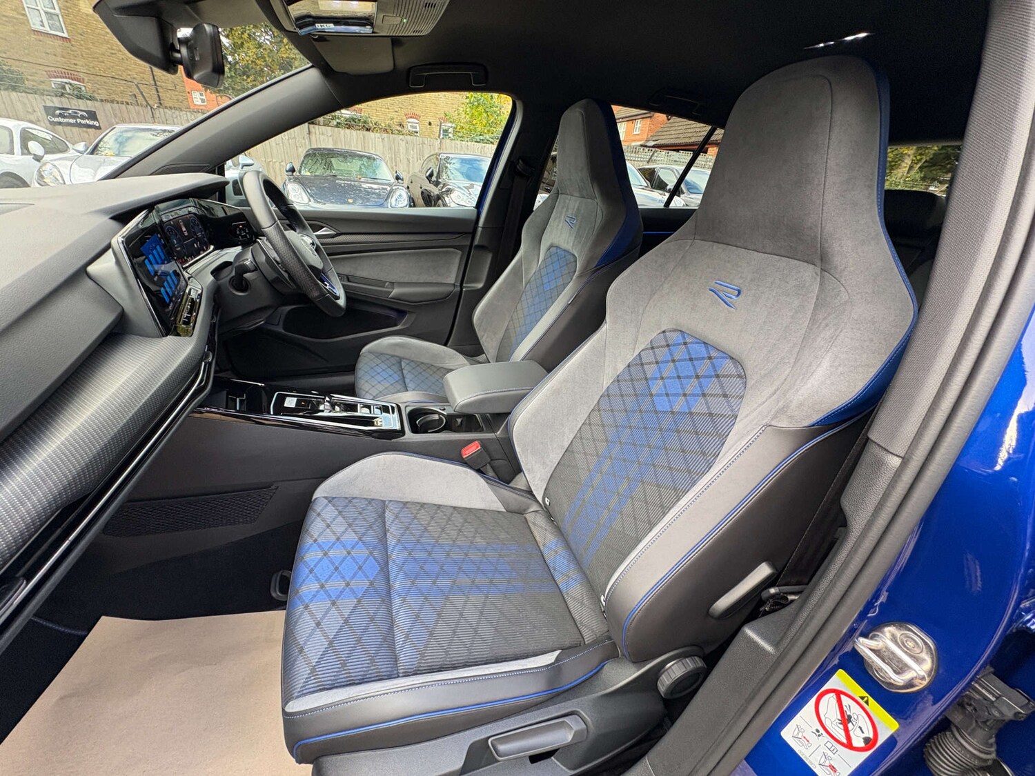 Used Volkswagen Golf 2023 for sale - 76625845: Photo 32