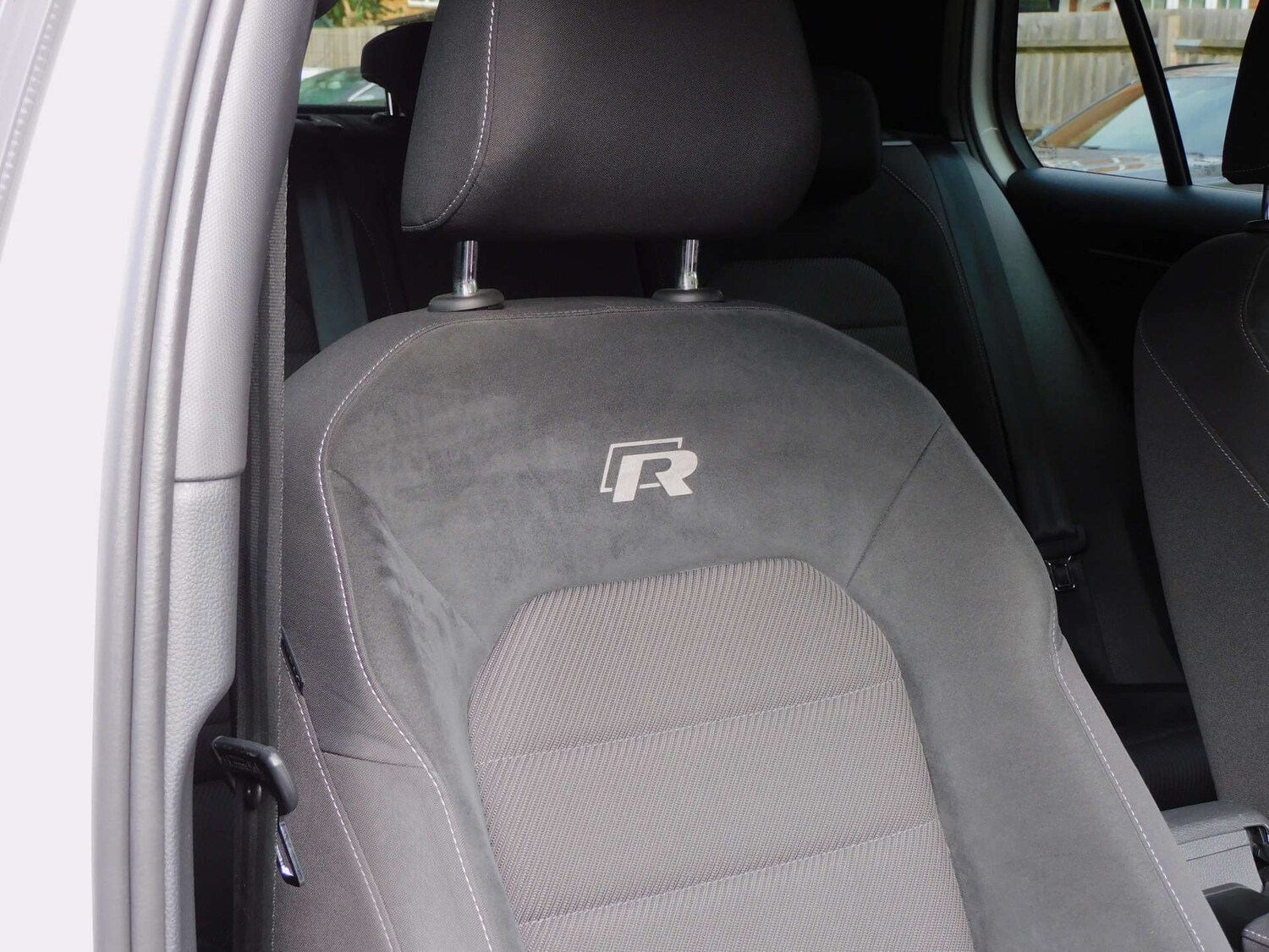 Used Volkswagen Golf 2019 for sale - 76412592: Photo 24