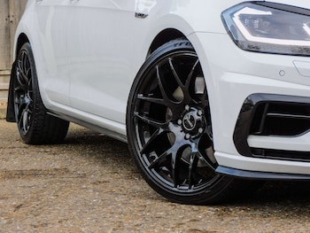 Used Volkswagen Golf 2019 for sale - 76412592: Photo