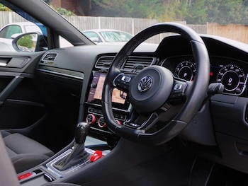 Used Volkswagen Golf 2019 for sale - 76412592: Photo