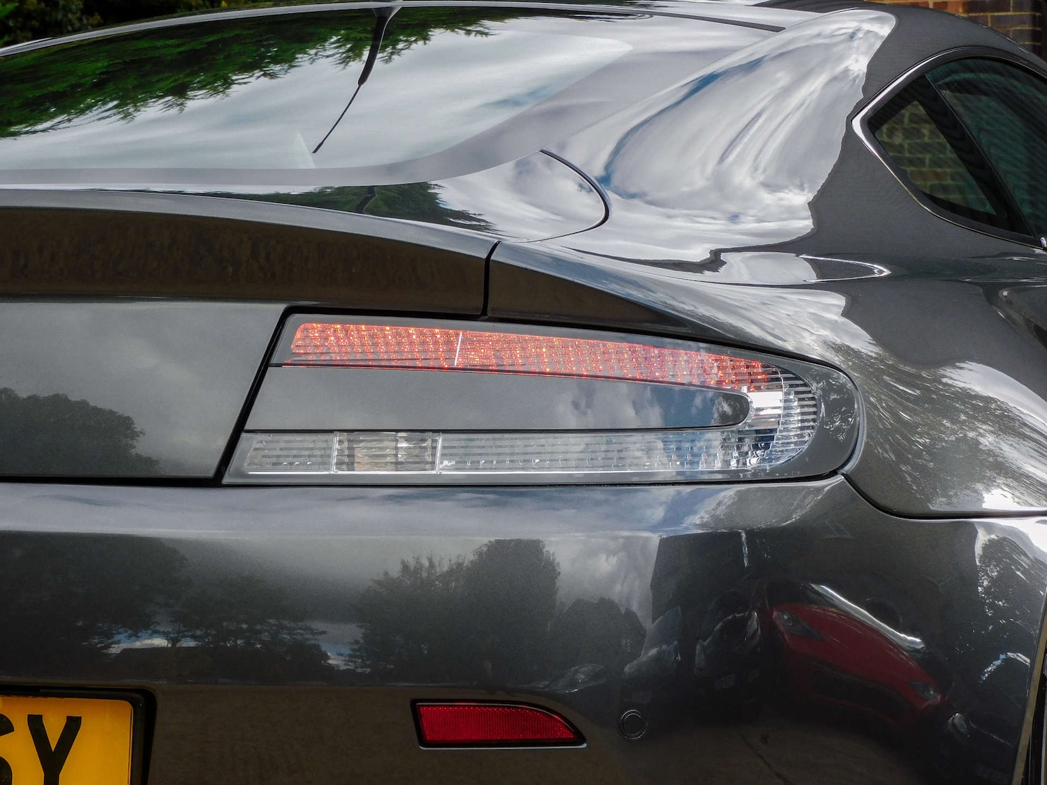 Used Aston Martin Vantage 2006 for sale - 76345019: Photo 16